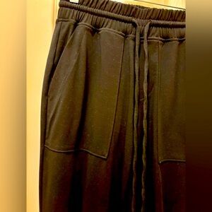 Lou & Grey Luvstretch Black Jogger Pants